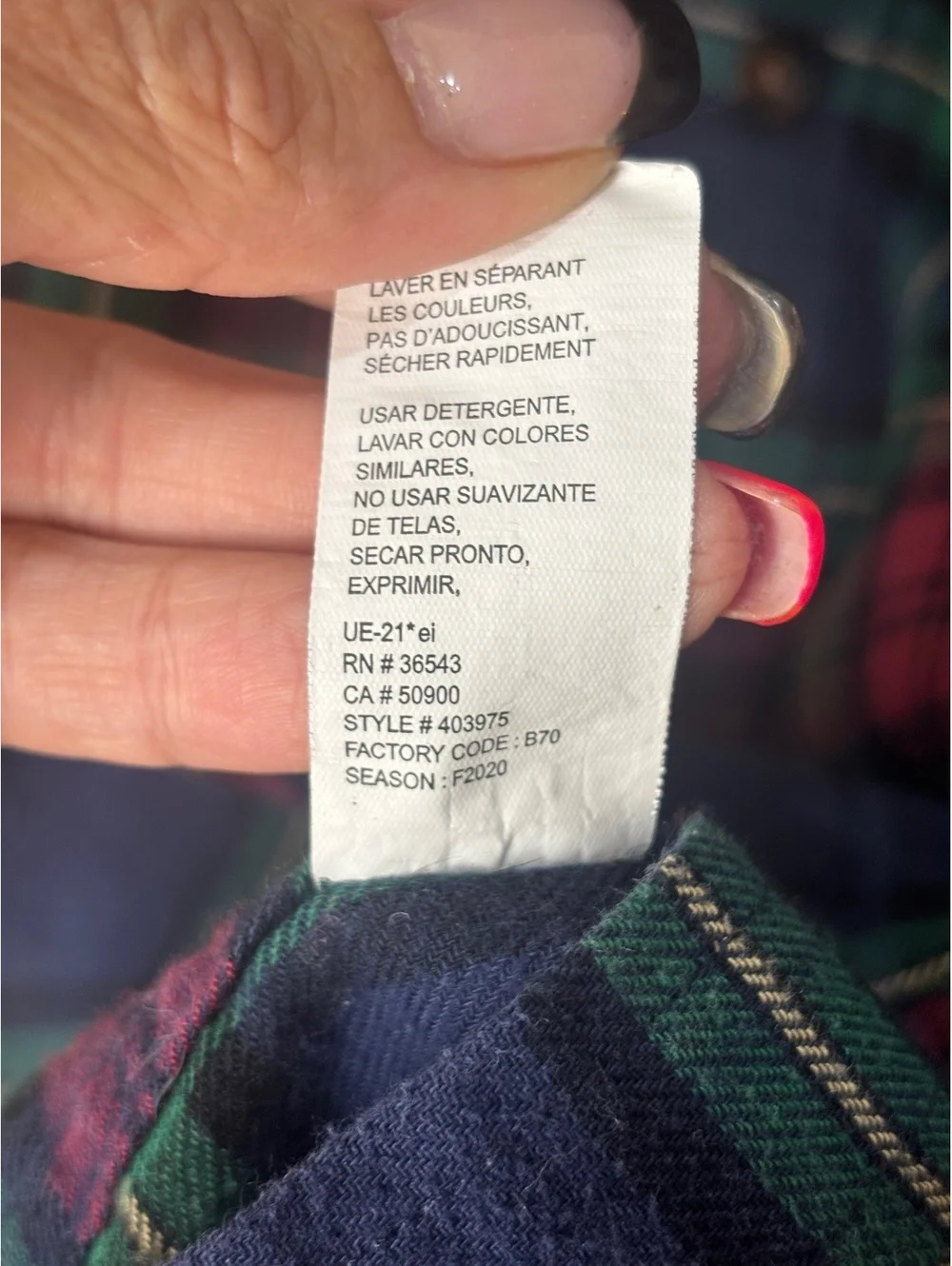 IZOD Men’s Medium Plaid Flannel Shirt Navy Green Red Button Down Long Sleeve